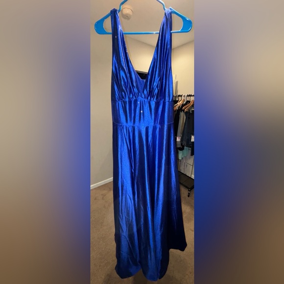 D&M Sparkling Blue Elegant Floor Length Gown w weighted train - Picture 5 of 8